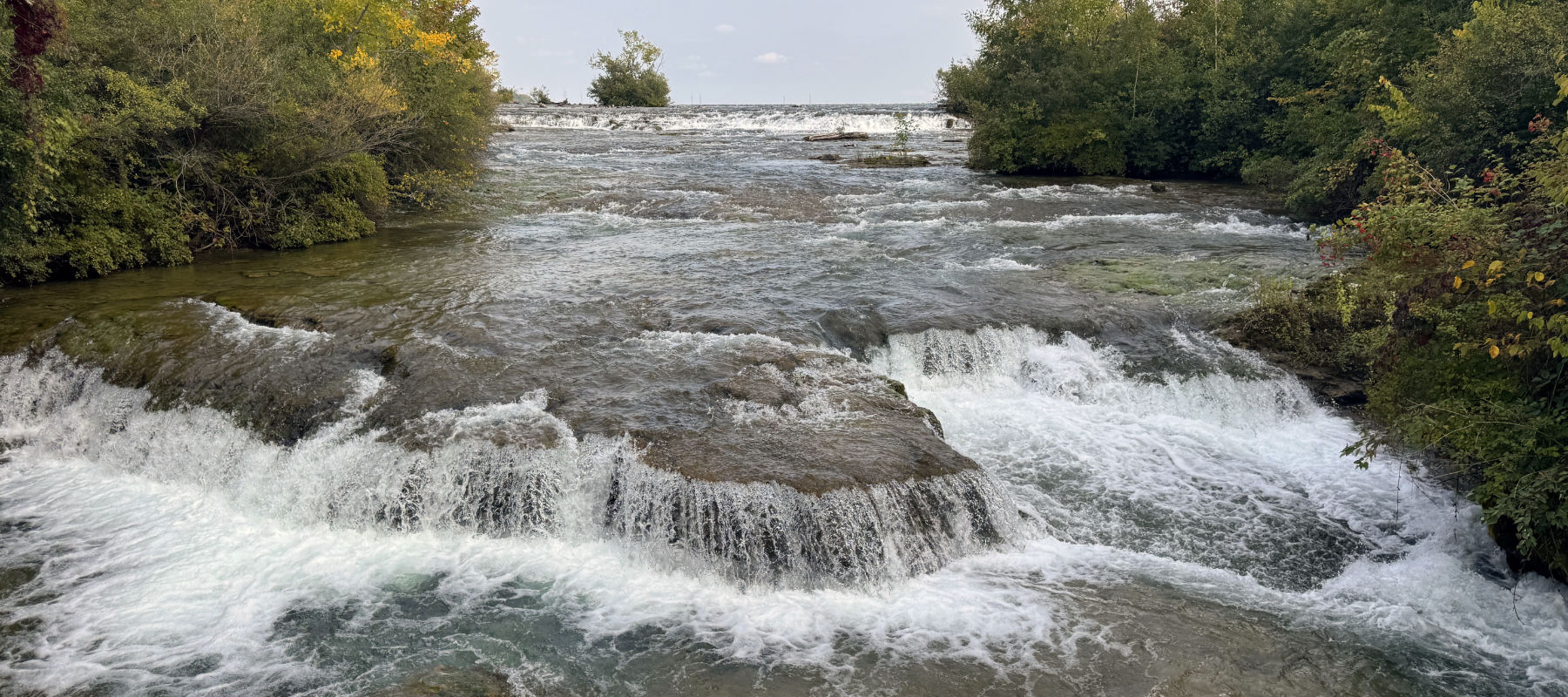 Upper Niagrra Falls river.