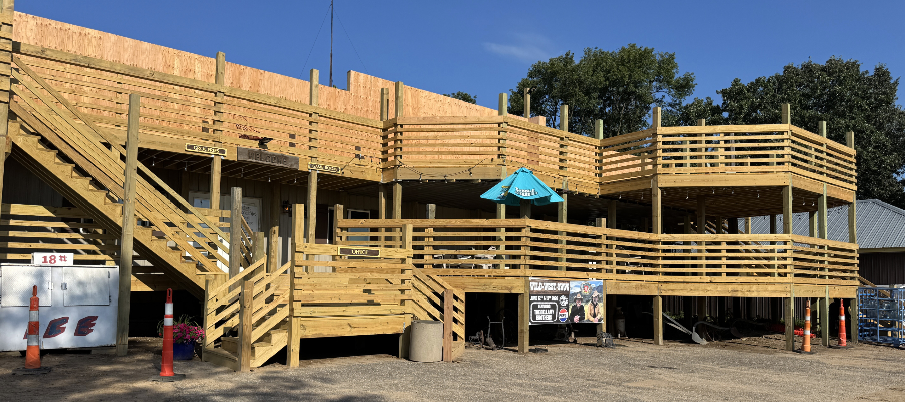 El Rancho Manana Campground - check-in / main office / store.